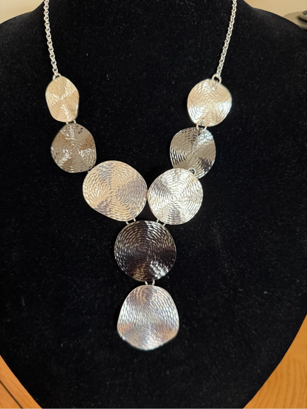Dana Buchman Hammered Disc Bib Statement Necklace Gunmetal Silver